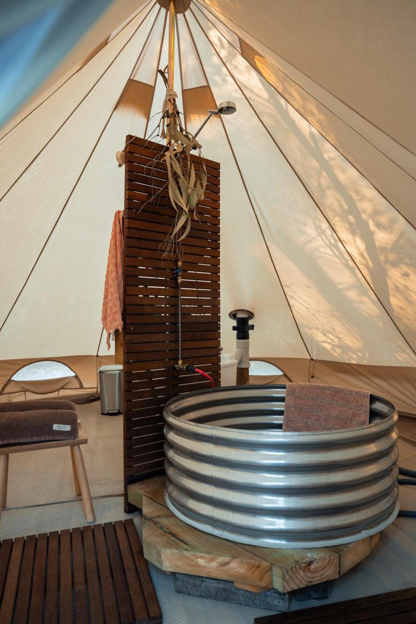מלון קולאס ביי Numie - Freycinet Peninsula - Glamping - Heated - Waterfront מראה חיצוני תמונה