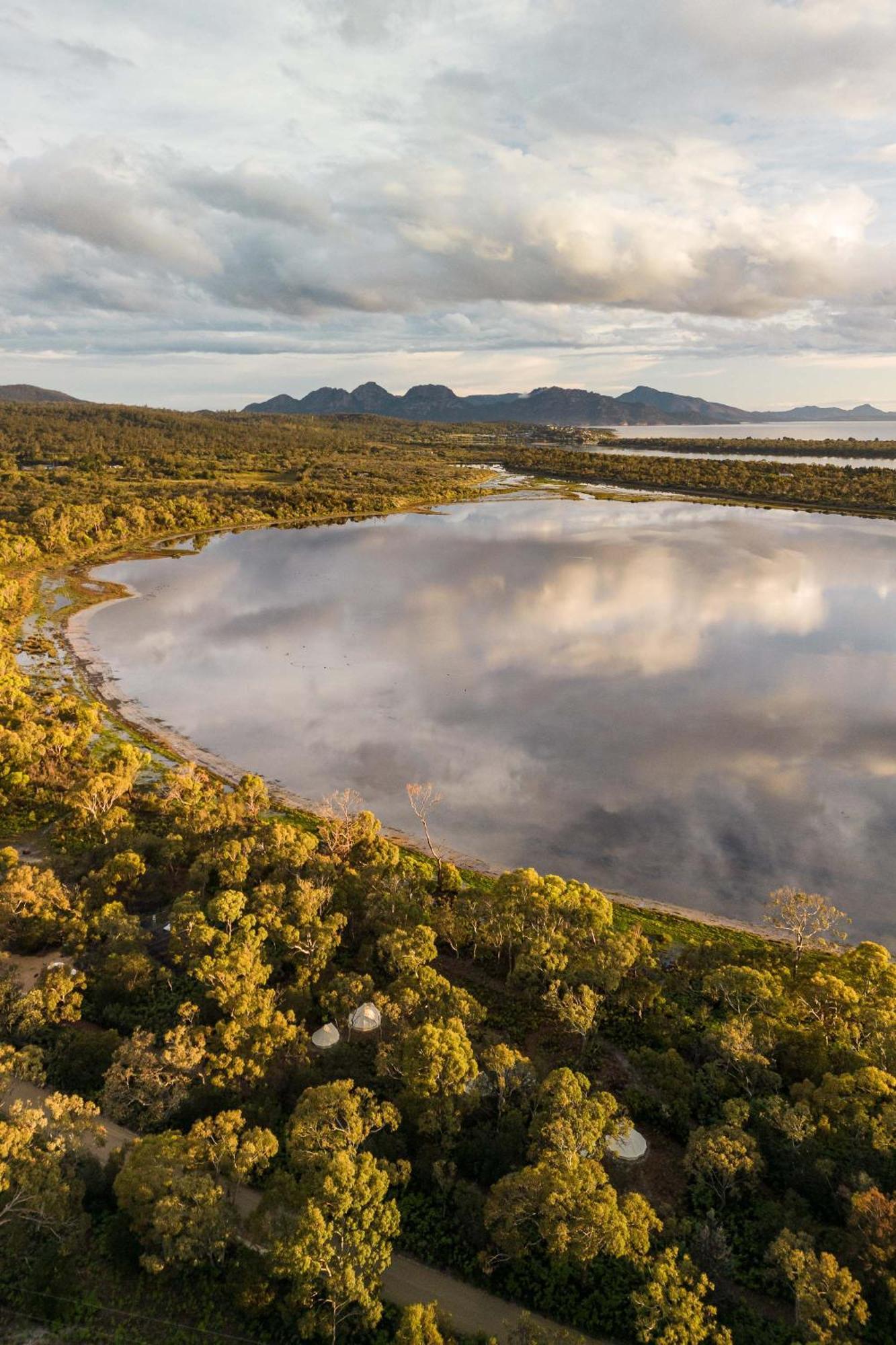 מלון קולאס ביי Numie - Freycinet Peninsula - Glamping - Heated - Waterfront מראה חיצוני תמונה